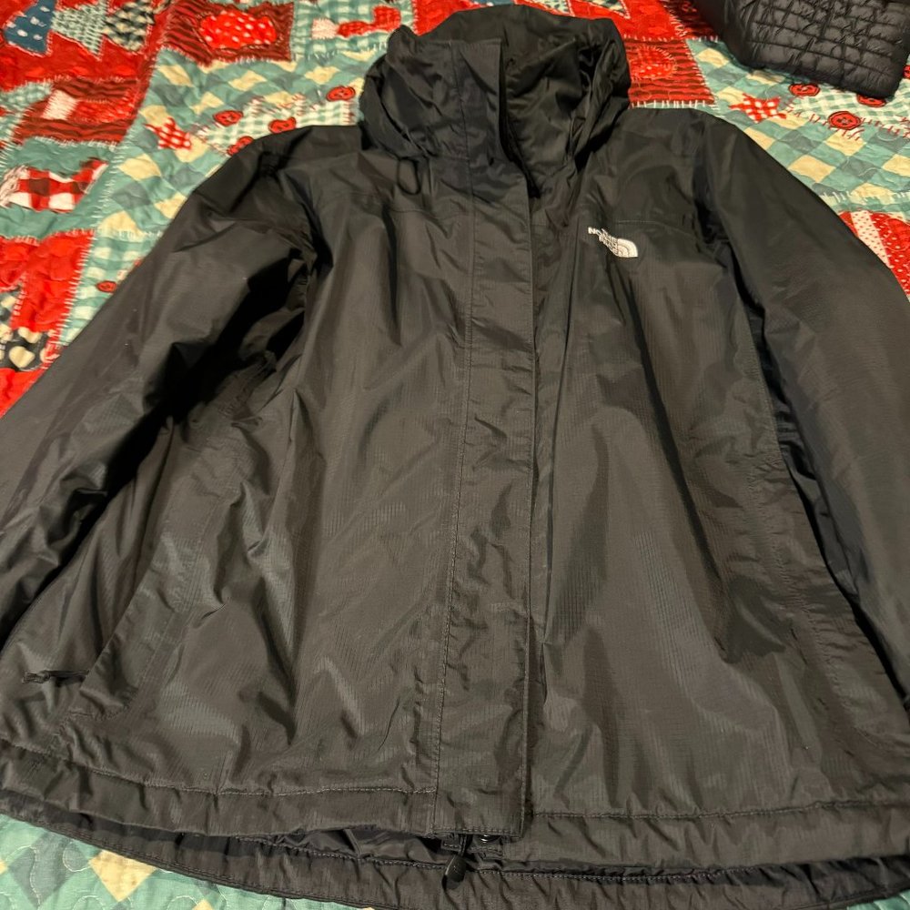women’s hyvent the north face hooded lrg black the north face jacket good condit